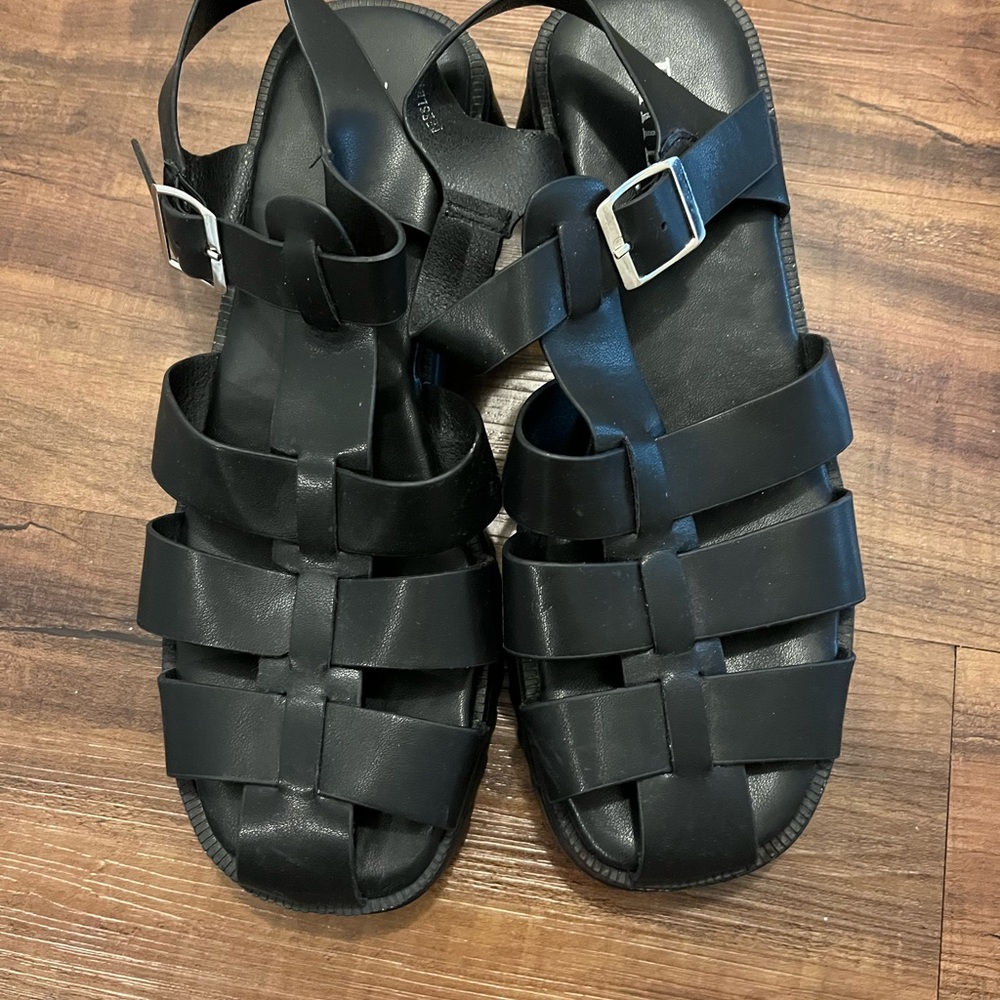 Black Fisherman Sandals with Buckle